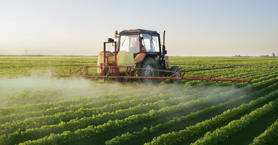 Ministério vai apresentar proposta de lei para aumentar proteção de agricultores que aplicam defensivos
