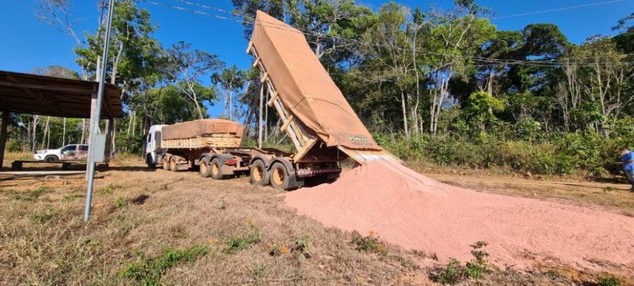 Produtores de Machadinho d´Oeste recebem mais de 800 toneladas de calcário