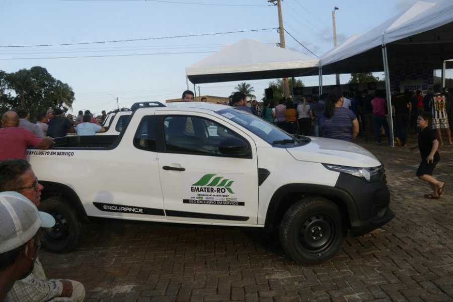 Assistência técnica e extensão rural de distritos de Porto Velho recebem veículos do Governo do Estado