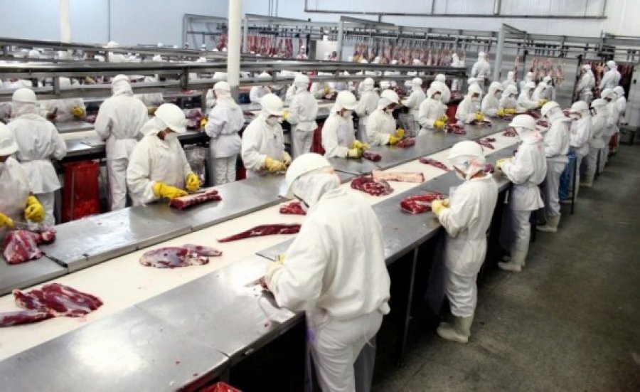 China habilita mais 13 frigoríficos brasileiros para exportar carne bovina, suína e de aves
