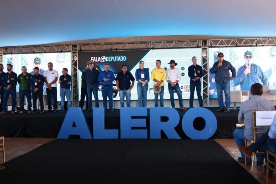 Idaron alerta produtores sobre riscos do plantio em sucessão durante abertura da Agrocom, em Cerejeiras