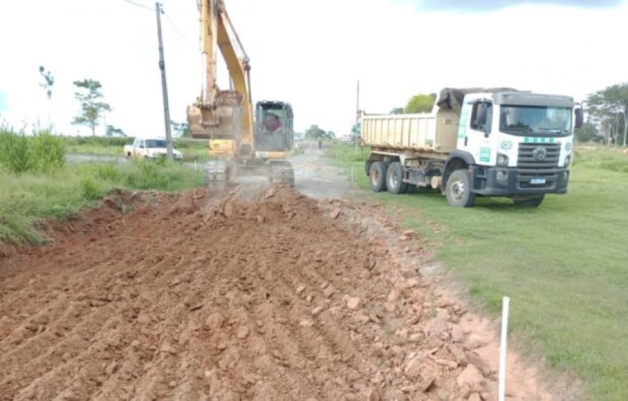 DER inicia pavimentação asfáltica do Centro Tecnológico Vandeci Rack, em Ji-Paraná