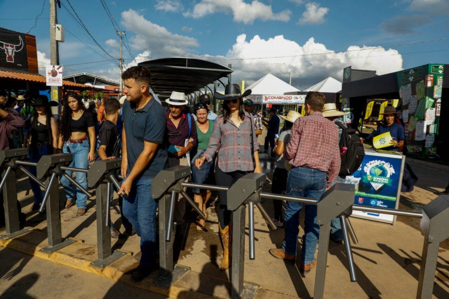 Com 107 mil visitantes, Rondônia Rural Show fecha 3° dia com volume de negócios, chegando a marca dos dois bilhões de reais