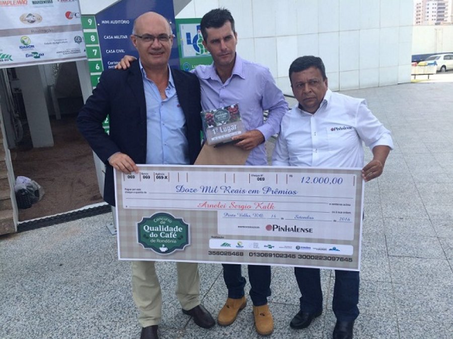 Pinhalense premia produtores e investe na qualidade do café de Rondônia