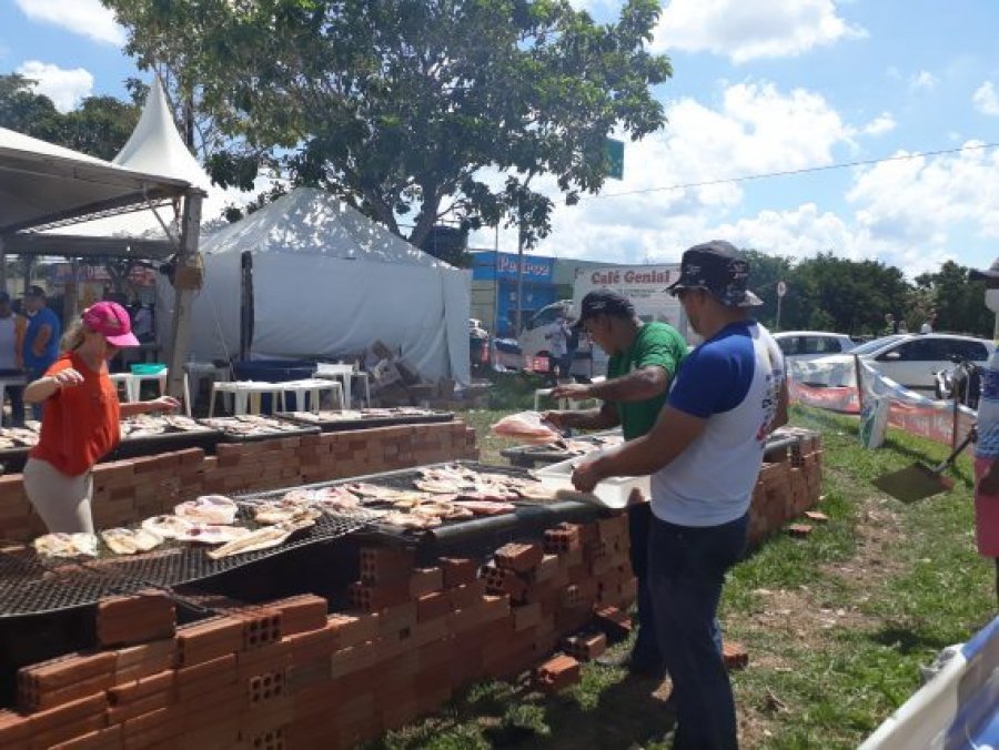 Maior churrasco de peixes de Rondônia marca último dia da Expovale